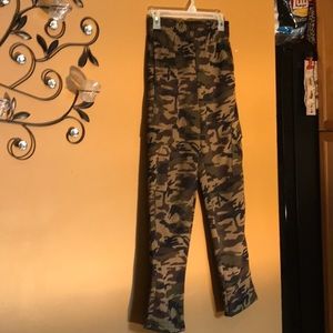 Unisex camouflage sweatpants size 12/14 New